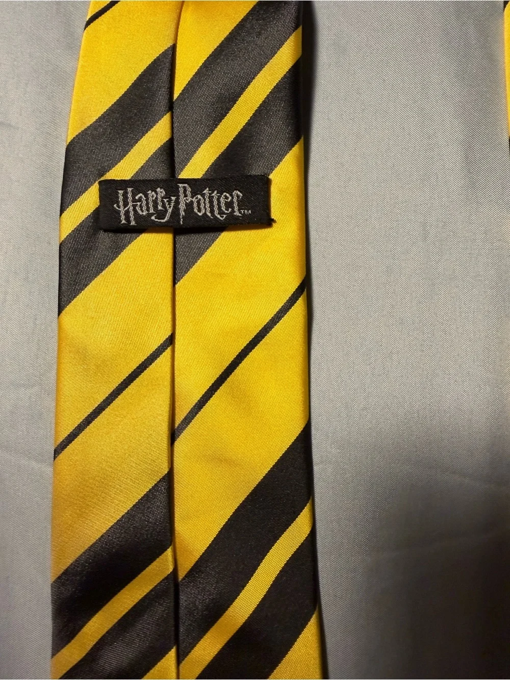 Harry Potter Hufepuff Yellow and Black Striped Men's Tie